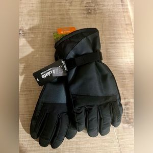 Brand New With Tags Tek Gear
Men's Waterproof Touch
Screen Ski M/L Black Gloves